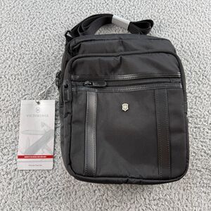 Victorinox Werks Professional 2.0 Slim Crossbody Bag with Tablet Pocket Black